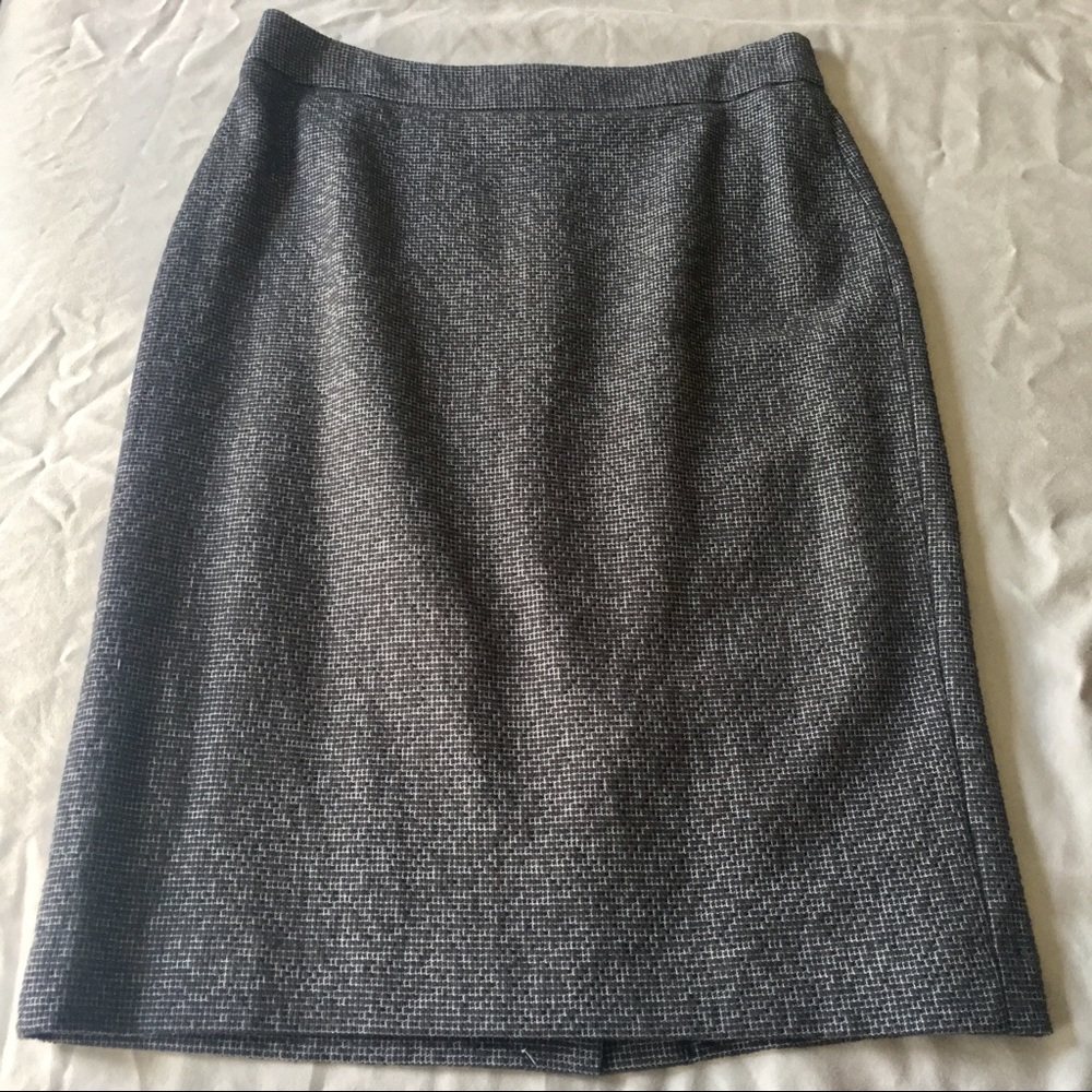 ♻️{ANN TAYLOR} NWOT Boucle Pencil Skirt